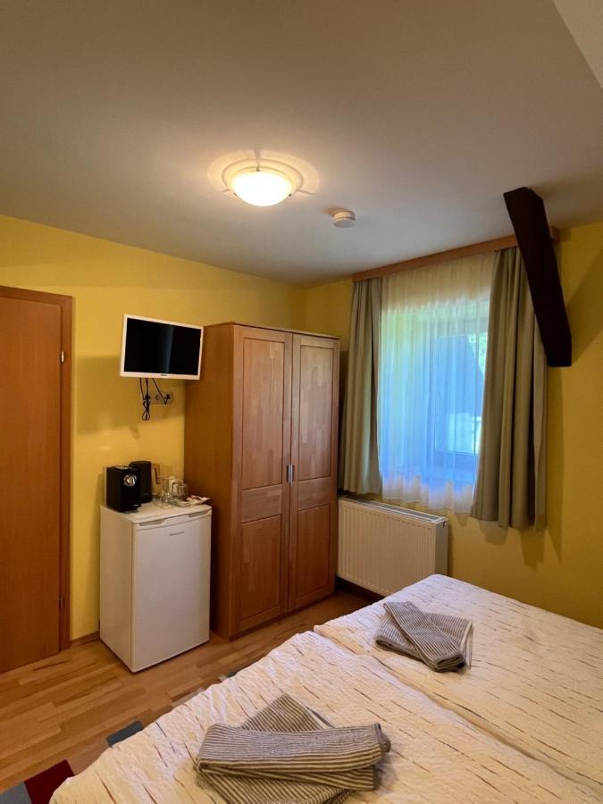 Privatzimmer Familie Pair/Schmoll Spital am Semmering Kamer foto